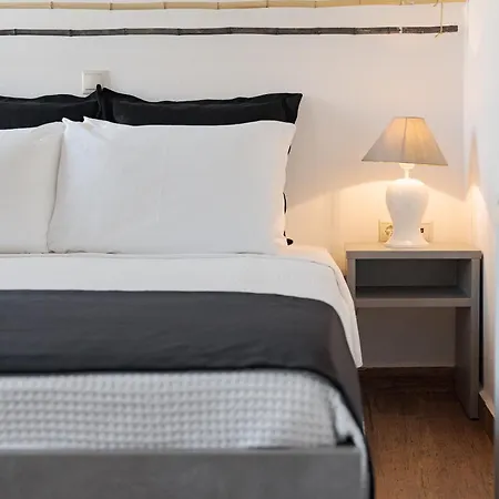 Aura Seafront شقة Néon Oítilon