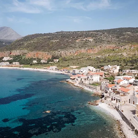 Aura Seafront Apartment *