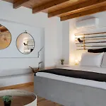 Apartament Aura Seafront Néon Oítilon