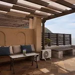 Aura Seafront Apartament Néon Oítilon