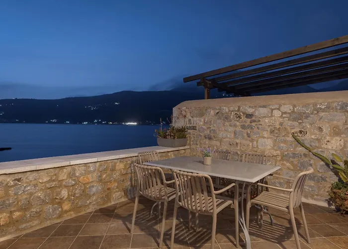 Appartement Aura Seafront Néon Oítilon